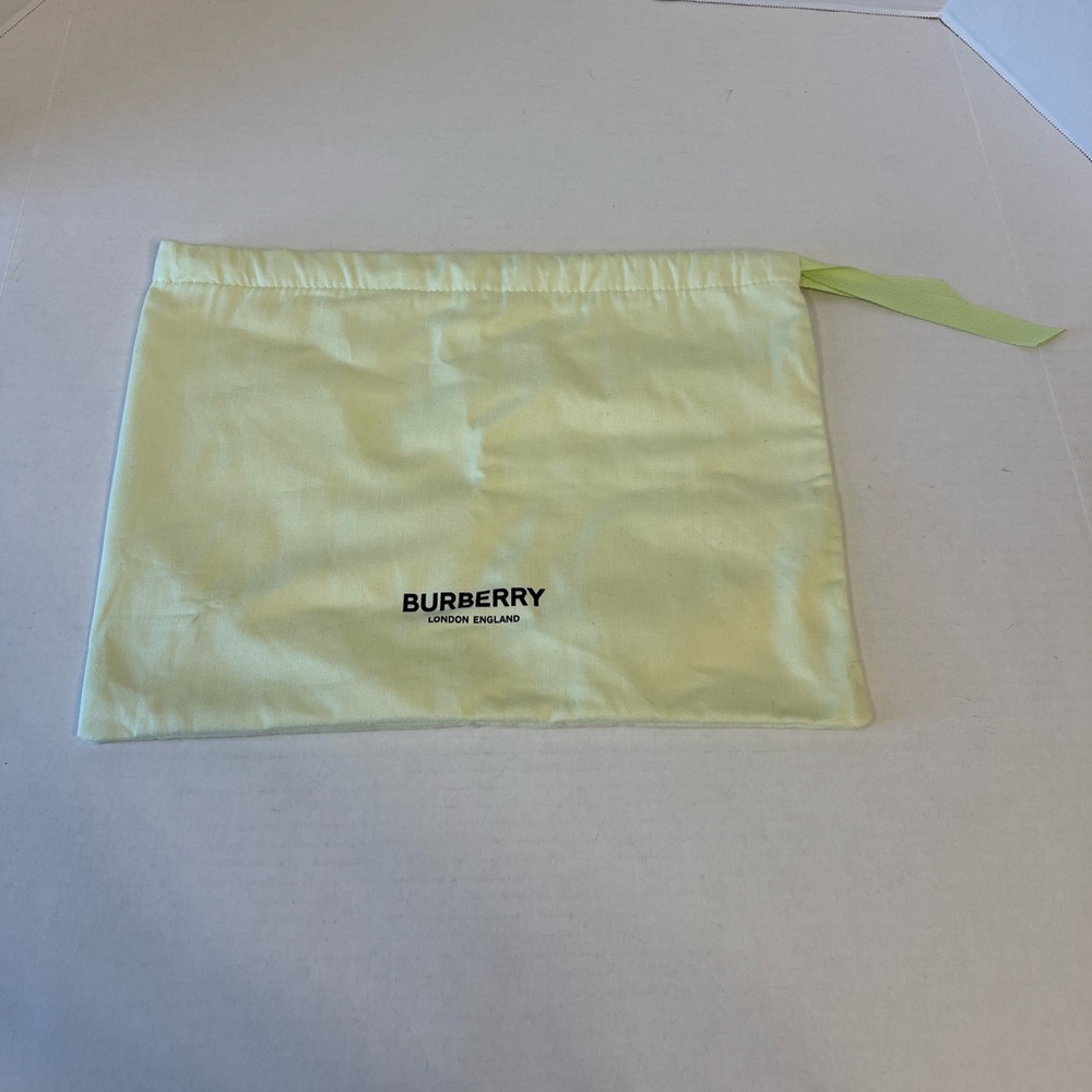 Burberry dust‎ bag